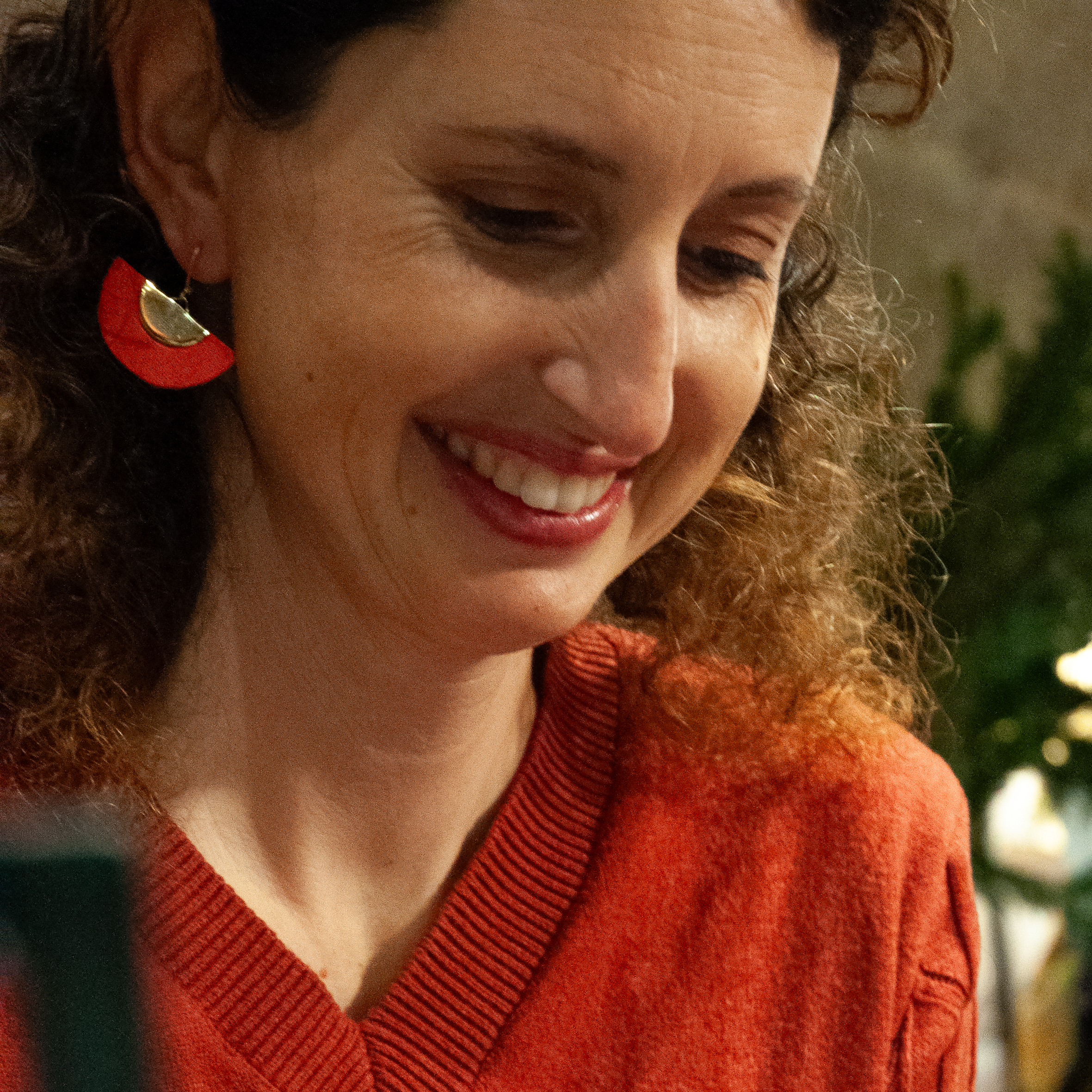 Boucle d’oreilles en en porcelaine, création artisanale en occitanie. Idéale pour un bijou de mariage